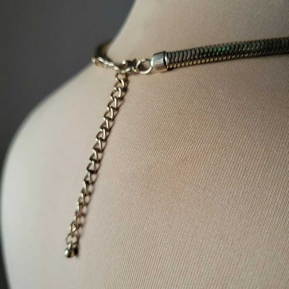 Stunning Gold Toned Choker Necklace with‎ Purple Crystal Drops